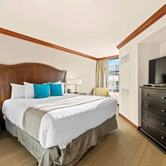 Cozy Fireplace Suite at Everline Resort, Tahoe