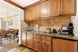 Cozy Fireplace Suite at Everline Resort, Tahoe - Image 4