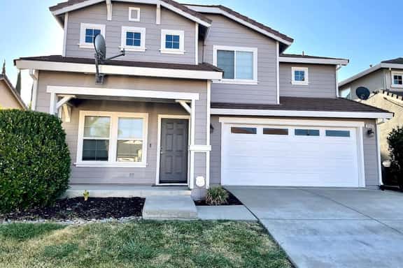 Quiet 4BR West Sac Home · Big Yard · BBQ · Pets Welcome - Image 1