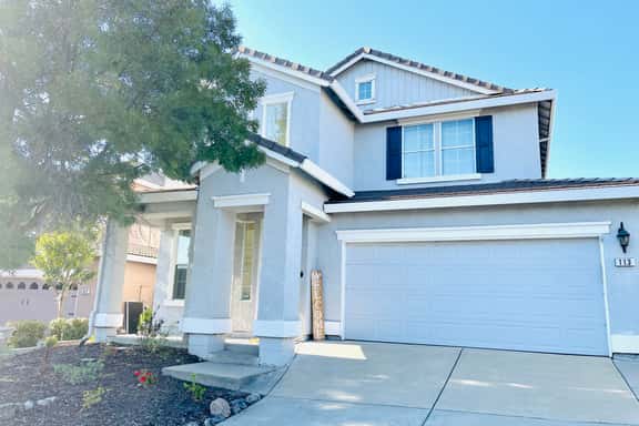 Remodeled 4BR near Historic Folsom · Walk to Shops · Pets OK - Image 1
