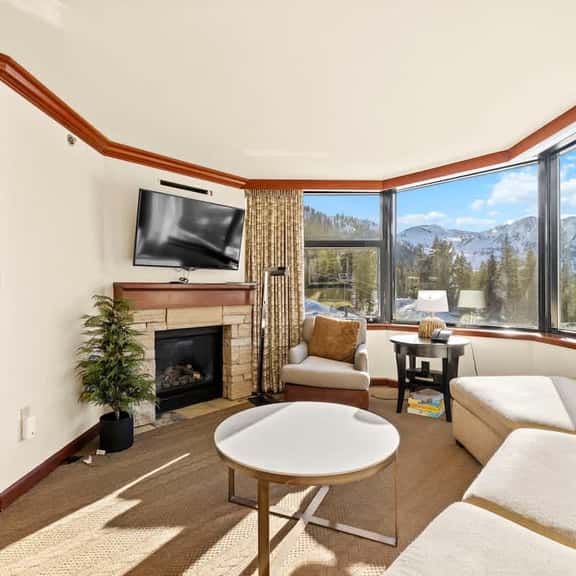 6th Floor Fireplace Suite, Everline Resort-Views - Image 1