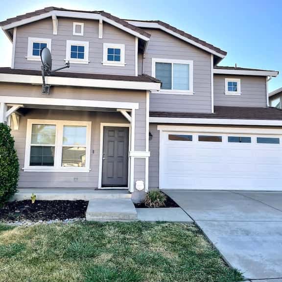 Quiet 4BR West Sac Home · Big Yard · BBQ · Pets Welcome - Image 1