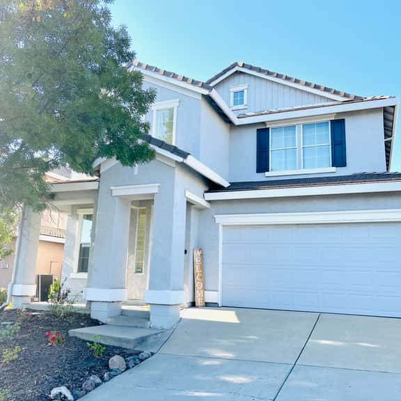 Remodeled 4BR near Historic Folsom · Walk to Shops · Pets OK - Image 1