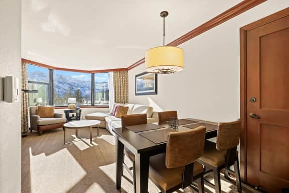 2-Suite King & Queens Combo, Sleeps 8-Valley View - Image 3