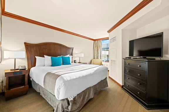 Cozy Fireplace Suite at Everline Resort, Tahoe - Image 1